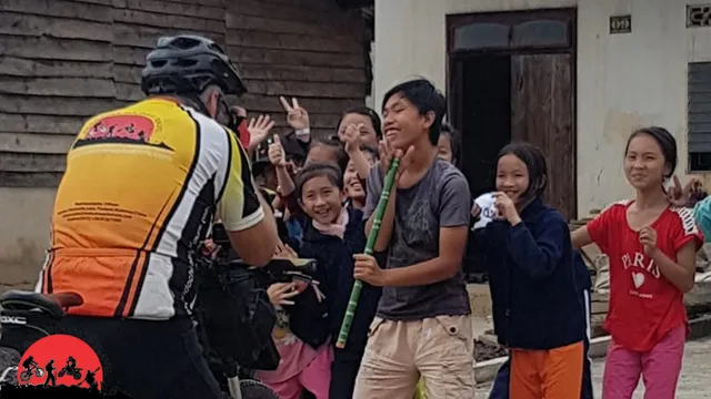 3 Days Hanoi Cycling To Cuc Phuong National Park – Ninh Binh